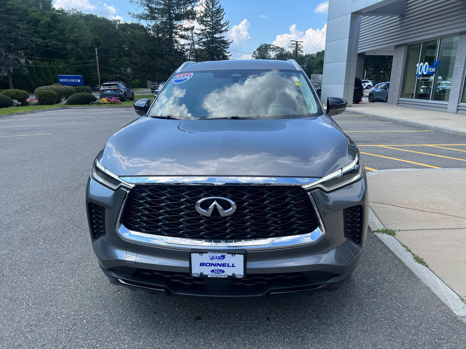 Used 2024 INFINITI QX60 Luxe w/ Vision Package AWD/4WD image 2