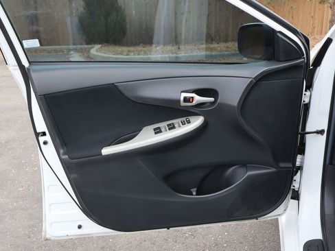 Used 2010 Toyota Corolla S image 23