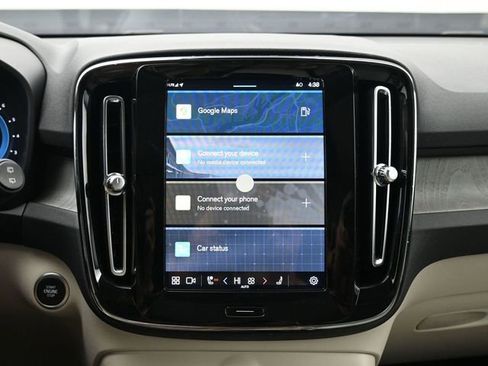 Used 2024 Volvo XC40 B5 Plus w/ Protection Package Premier image 13