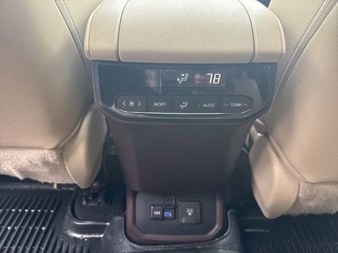 Used 2022 Toyota Highlander Limited image 31