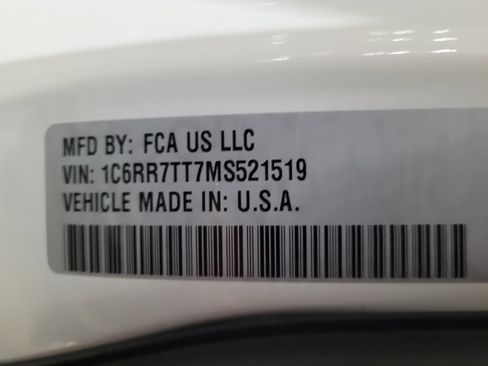 Used 2021 RAM 1500 Classic SLT image 33