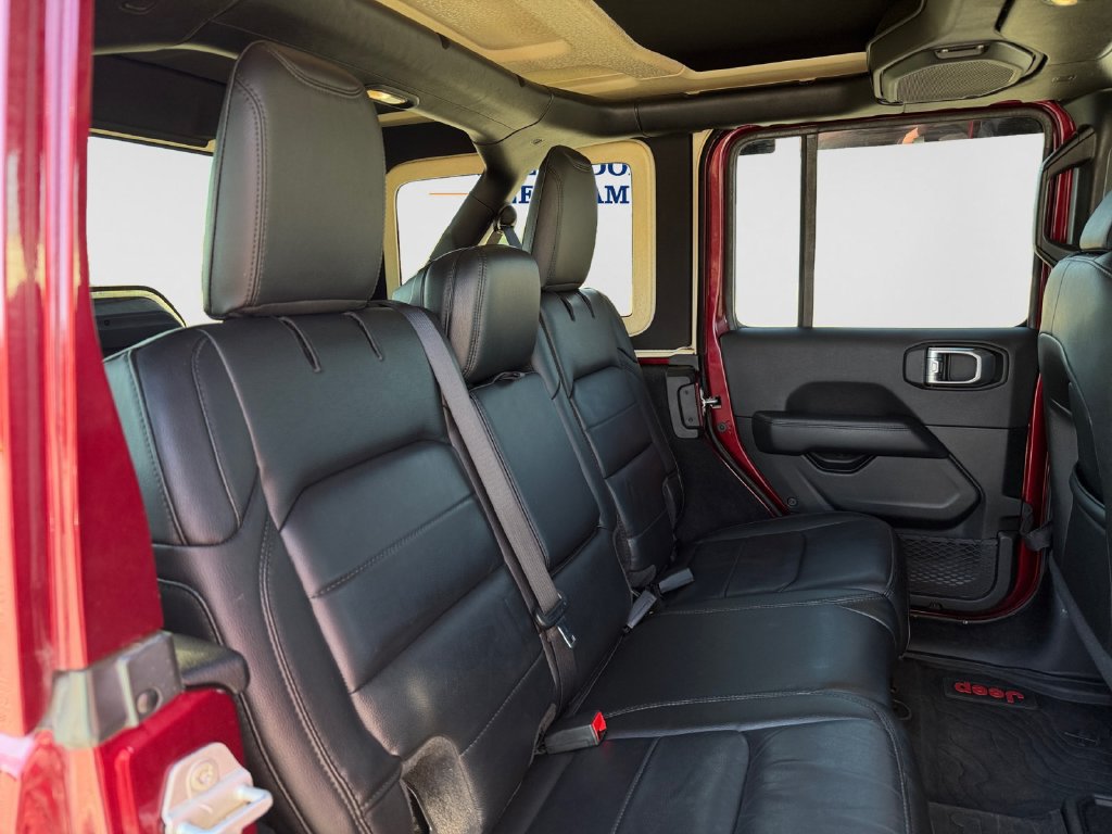 Used 2021 Jeep Wrangler Unlimited Sahara AWD/4WD image 21