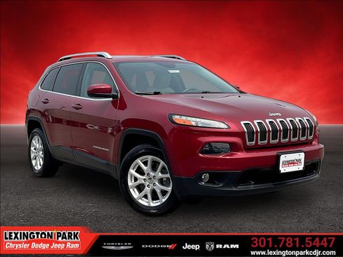 Used 2017 Jeep Cherokee Latitude w/ Comfort/Convenience Group AWD/4WD image 1