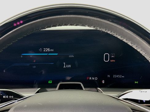 Used 2023 Cadillac Lyriq 2WD image 16