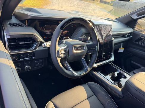 New 2026 GMC Yukon Elevation image 3