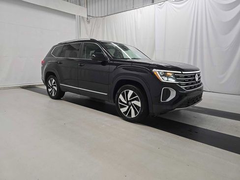 Used 2024 Volkswagen Atlas SEL AWD/4WD image 3