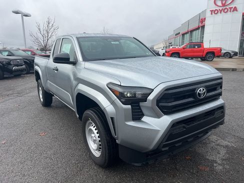 Used 2024 Toyota Tacoma SR w/ Towing Package RWD image 3