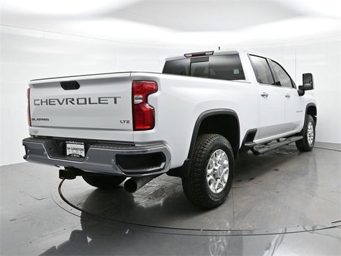 Used 2020 Chevrolet Silverado 2500 LTZ w/ LTZ Plus Package image 7