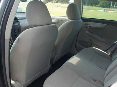 Used 2013 Toyota Corolla L FWD image 10