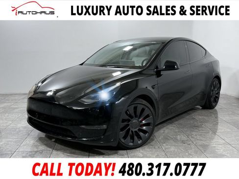 Used 2024 Tesla Model Y Performance AWD/4WD image 1