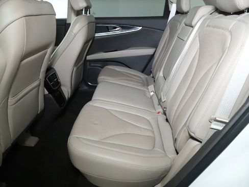 Used 2022 Lincoln Nautilus Reserve image 14