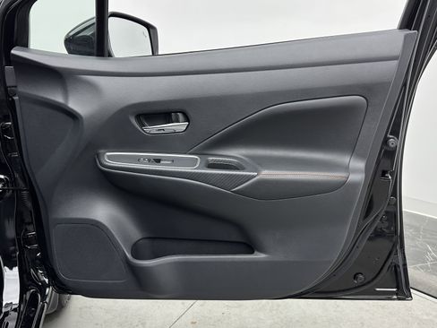 Used 2025 Nissan Versa SR w/ Trunk Package image 30