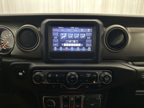 Used 2021 Jeep Gladiator Sport AWD/4WD image 19