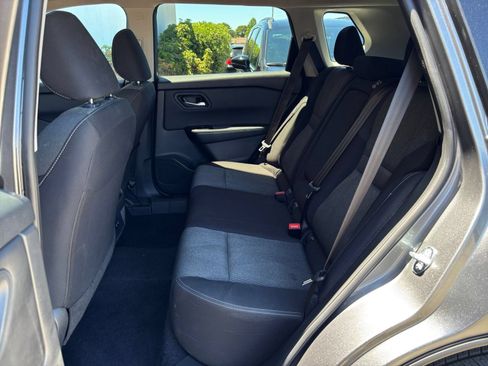Used 2025 Nissan Rogue SV FWD image 27