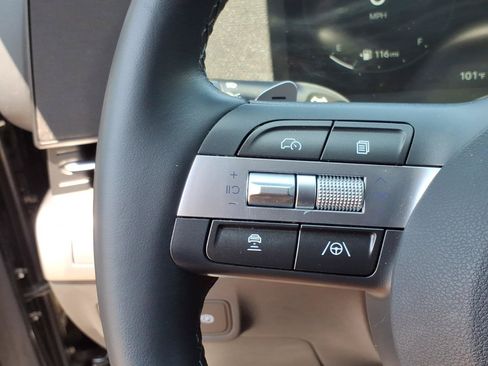 Certified 2025 Hyundai Kona SEL AWD/4WD image 23