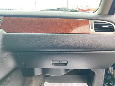 Used 2008 Chevrolet Avalanche LTZ w/ LTZ Preferred Equipment Group image 17