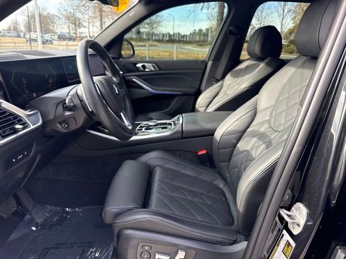 Used 2024 BMW X5 xDrive40i w/ Premium Package image 13