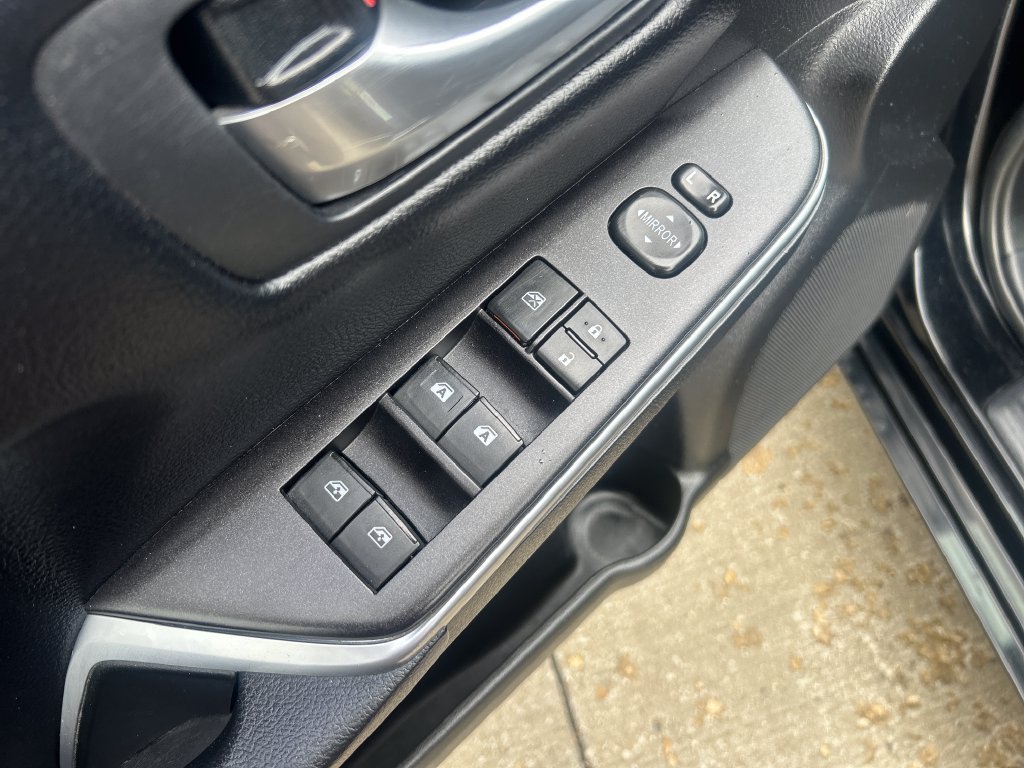Used 2017 Toyota Camry SE FWD image 12