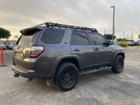 Used 2022 Toyota 4Runner SR5 Premium w/ Moonroof Package RWD image 4