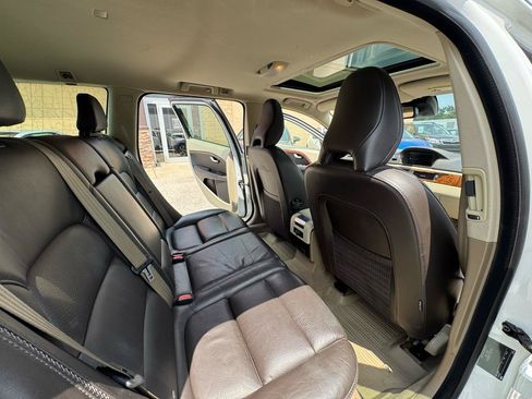 Used 2012 Volvo XC70 T6 AWD/4WD image 22