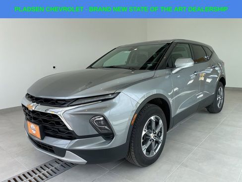 Used 2025 Chevrolet Blazer LT image 1