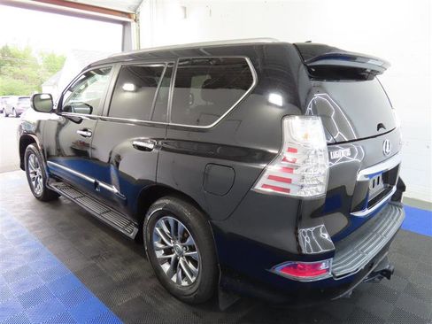 Used 2018 Lexus GX 460 Luxury image 10