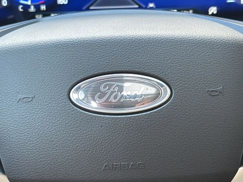 Used 2020 Ford Explorer Platinum w/ Premium Technology Package image 40