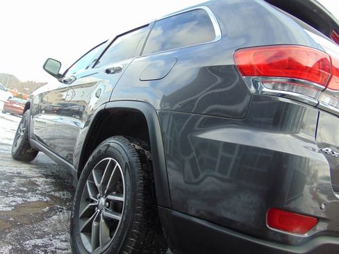 Used 2018 Jeep Grand Cherokee Limited image 15