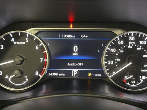 Used 2025 Nissan Sentra SR w/ SR Premium Package FWD image 21