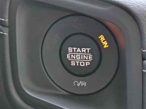 New 2025 Jeep Gladiator Sport image 24