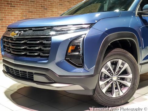 New 2026 Chevrolet Equinox LT FWD image 3