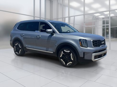 Used 2024 Kia Telluride S w/ S Sunroof Package FWD image 6