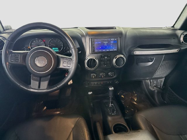 Used 2018 Jeep Wrangler Unlimited Rubicon w/ Cold Weather Group AWD/4WD image 16