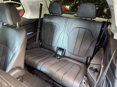 Used 2020 BMW X7 xDrive40i w/ Premium Package AWD/4WD image 23
