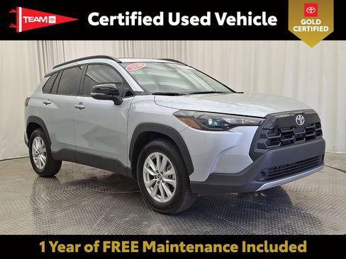 Certified 2026 Toyota Corolla Cross LE w/ Moonroof Package AWD/4WD image 1