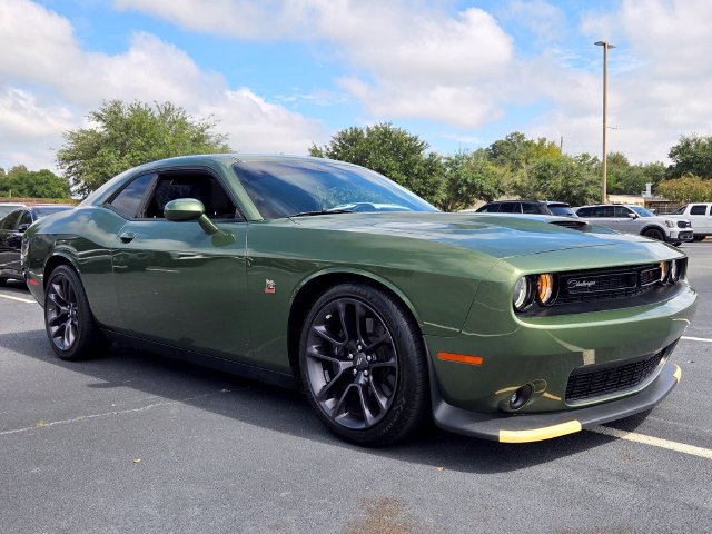 Used 2023 Dodge Challenger R/T Scat Pack RWD image 2