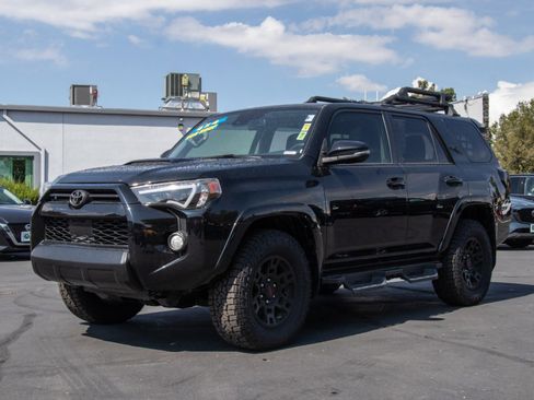 Used 2020 Toyota 4Runner TRD Off-Road Premium w/ Moonroof Package image 3