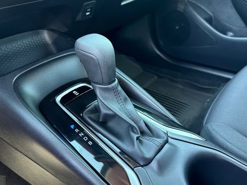 Used 2025 Toyota Corolla LE image 30