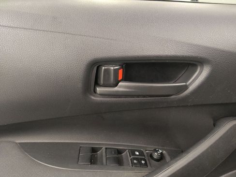 Used 2022 Toyota Corolla LE FWD image 27