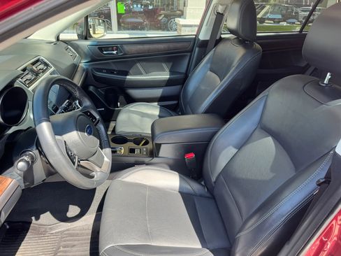 Used 2019 Subaru Outback 2.5i Limited AWD/4WD image 10