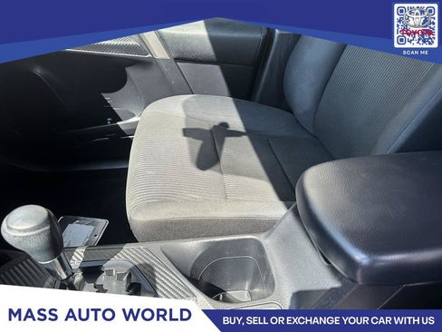 Used 2015 Toyota RAV4 LE AWD/4WD image 6