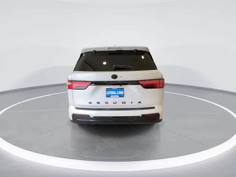 Certified 2024 Toyota Sequoia Platinum AWD/4WD image 7