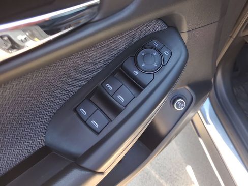 Used 2025 Chevrolet TrailBlazer LT w/ Convenience Package FWD image 18