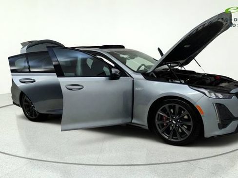 Used 2023 Cadillac CT5 V w/ Premium Package RWD image 8