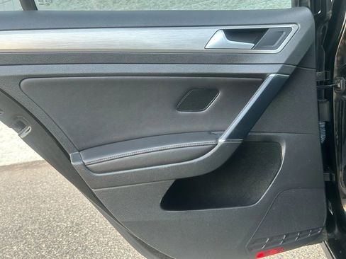 Used 2015 Volkswagen Golf TDI SE image 19