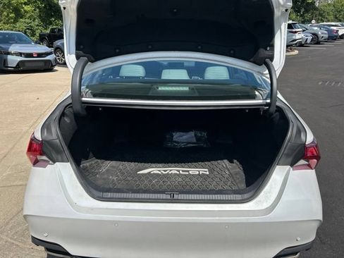 Used 2019 Toyota Avalon Limited w/ Advanced Safety Package FWD image 10