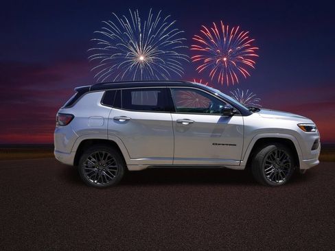 Certified 2022 Jeep Compass High Altitude AWD/4WD image 3