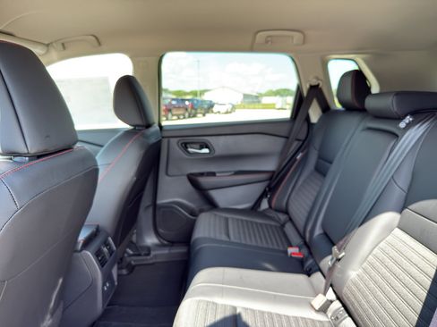 New 2026 Nissan Rogue SV image 32