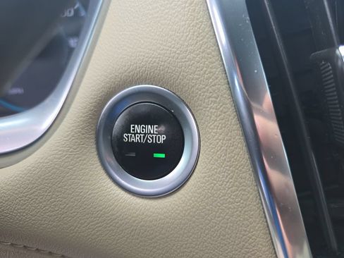 Used 2022 Chevrolet Traverse LS AWD/4WD image 31