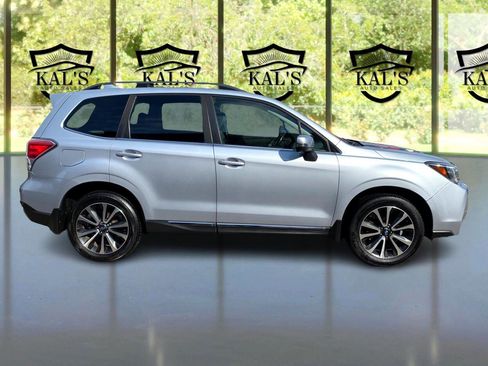 Used 2017 Subaru Forester 2.0XT Touring w/ Popular Package #2 image 4